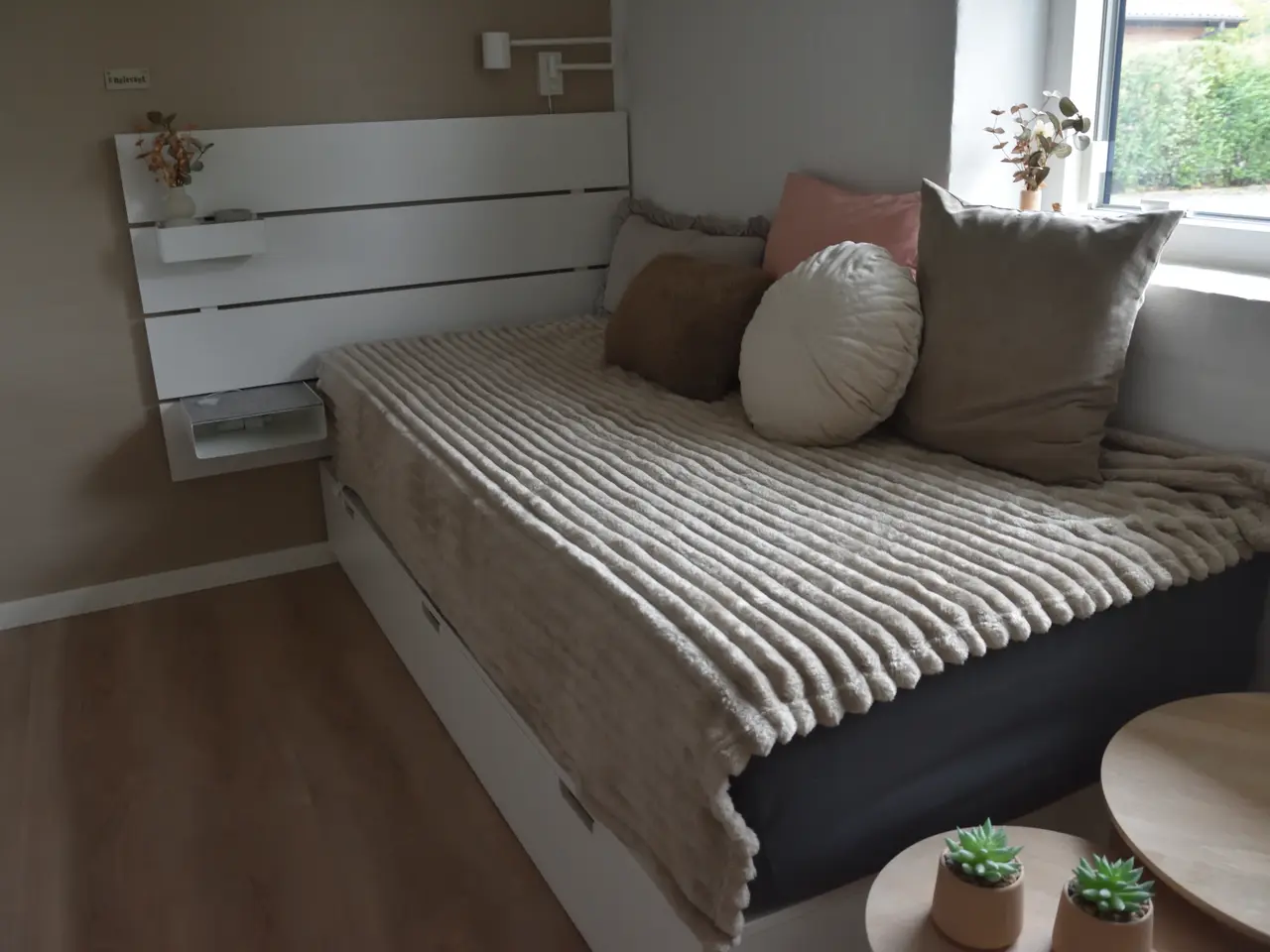 Billede 1 - IKEA Nordli, hvid seng med opbevaringsskuffer, sen