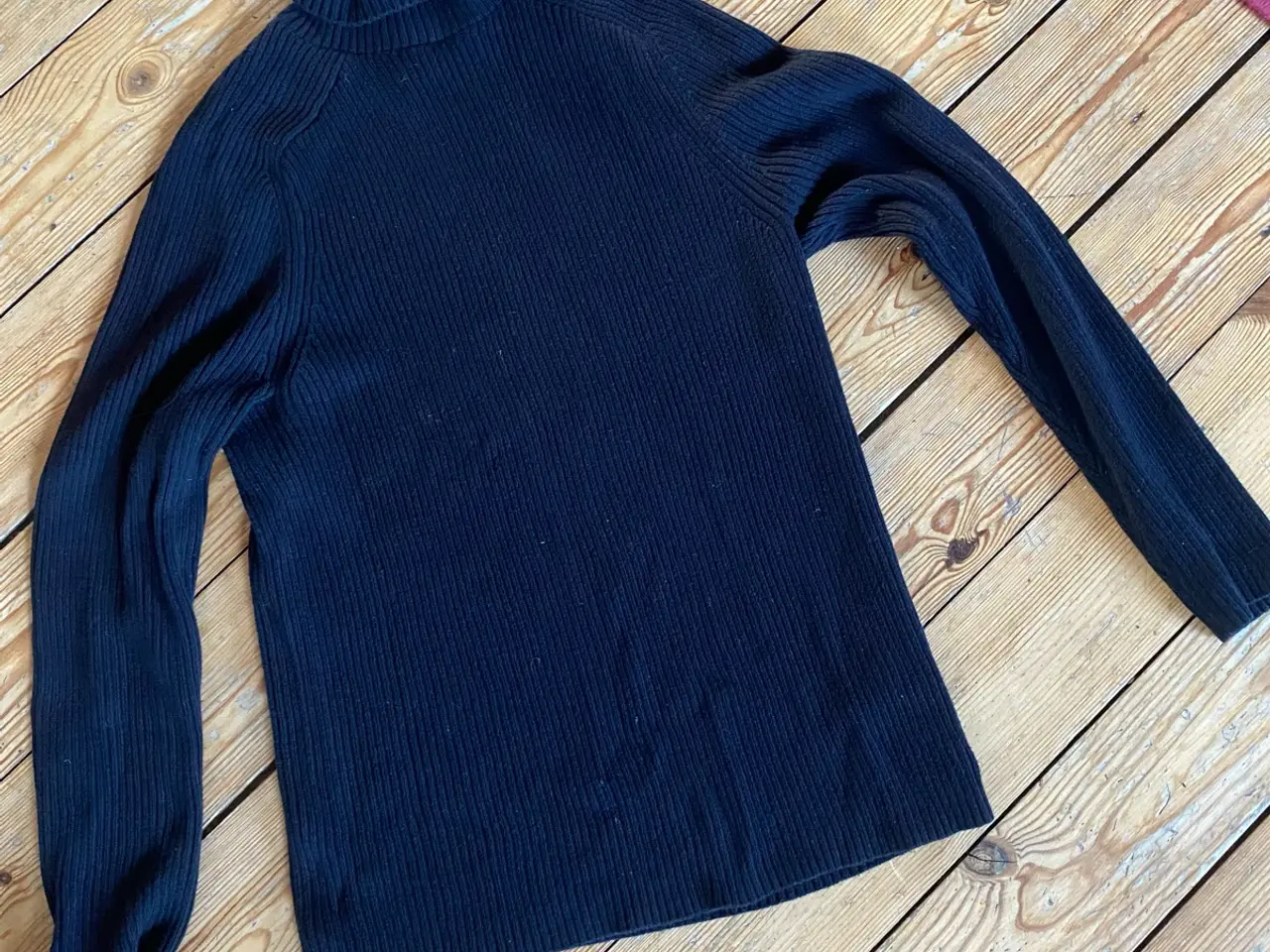 Billede 1 - H&m rullekrave striktrøje S