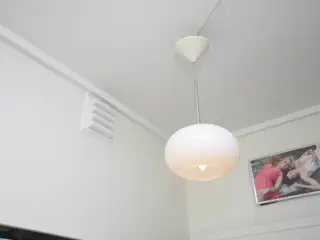Flot loftlampe i glas (skal ses)