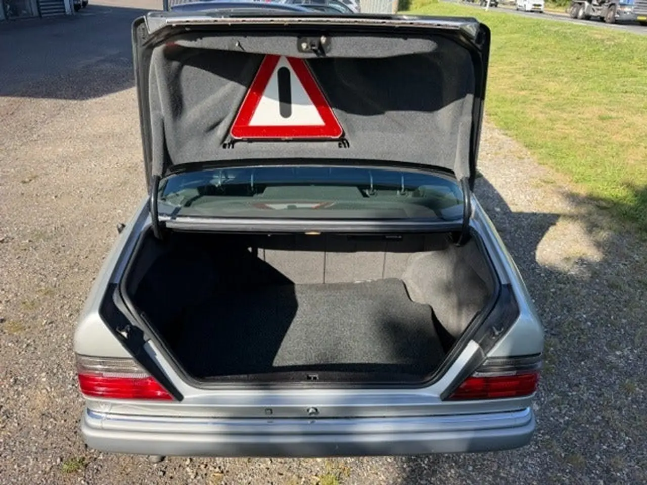 Billede 12 - Mercedes 220 E 2,2 aut.