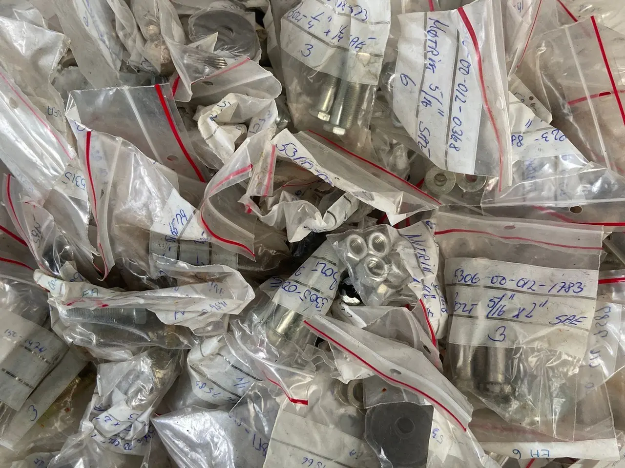 Billede 1 - 5 kg skruer, møtrikker, skiver & splitter – alt i