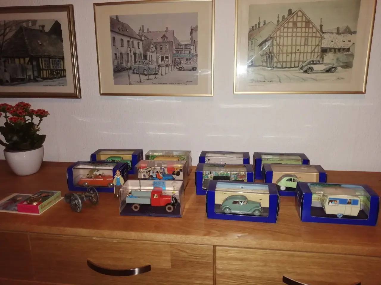 Billede 1 -  11 tin tin biler og  2 figurer 