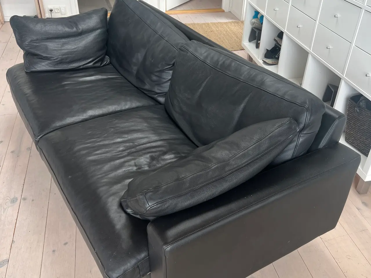 Billede 3 - Sort lædersofa til 3 personer