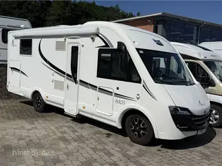 2016 - McLouis Nevis 880 G 2016 McLouis Nevis 880 G med frit stående dobbeltseng fra Hinshøj Caravan