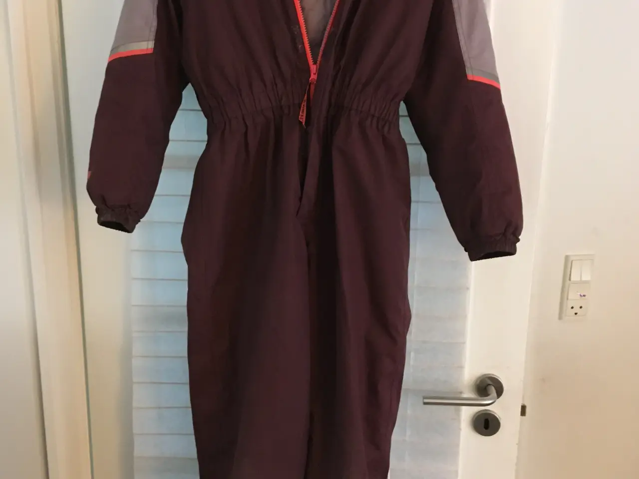 Billede 1 - McKinley flyverdragt pige 140