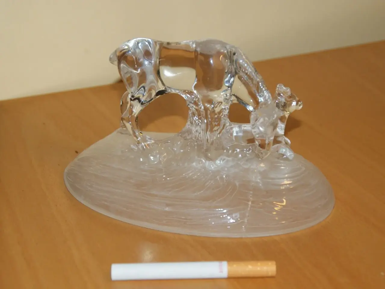 Billede 2 - Hest med føl glasfigur sælges