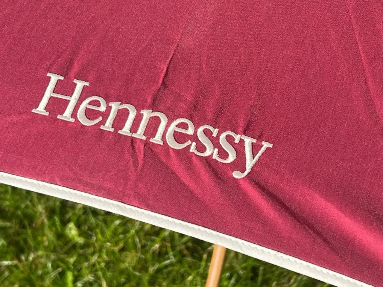 Billede 3 - Cognac Hennessy paraply - kan sendes!!