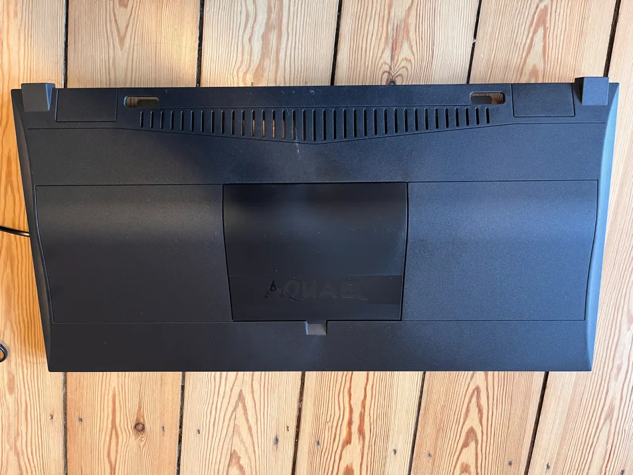 Billede 1 - Aquael akvarielåg med Day & Night LED-lys 60x30cm