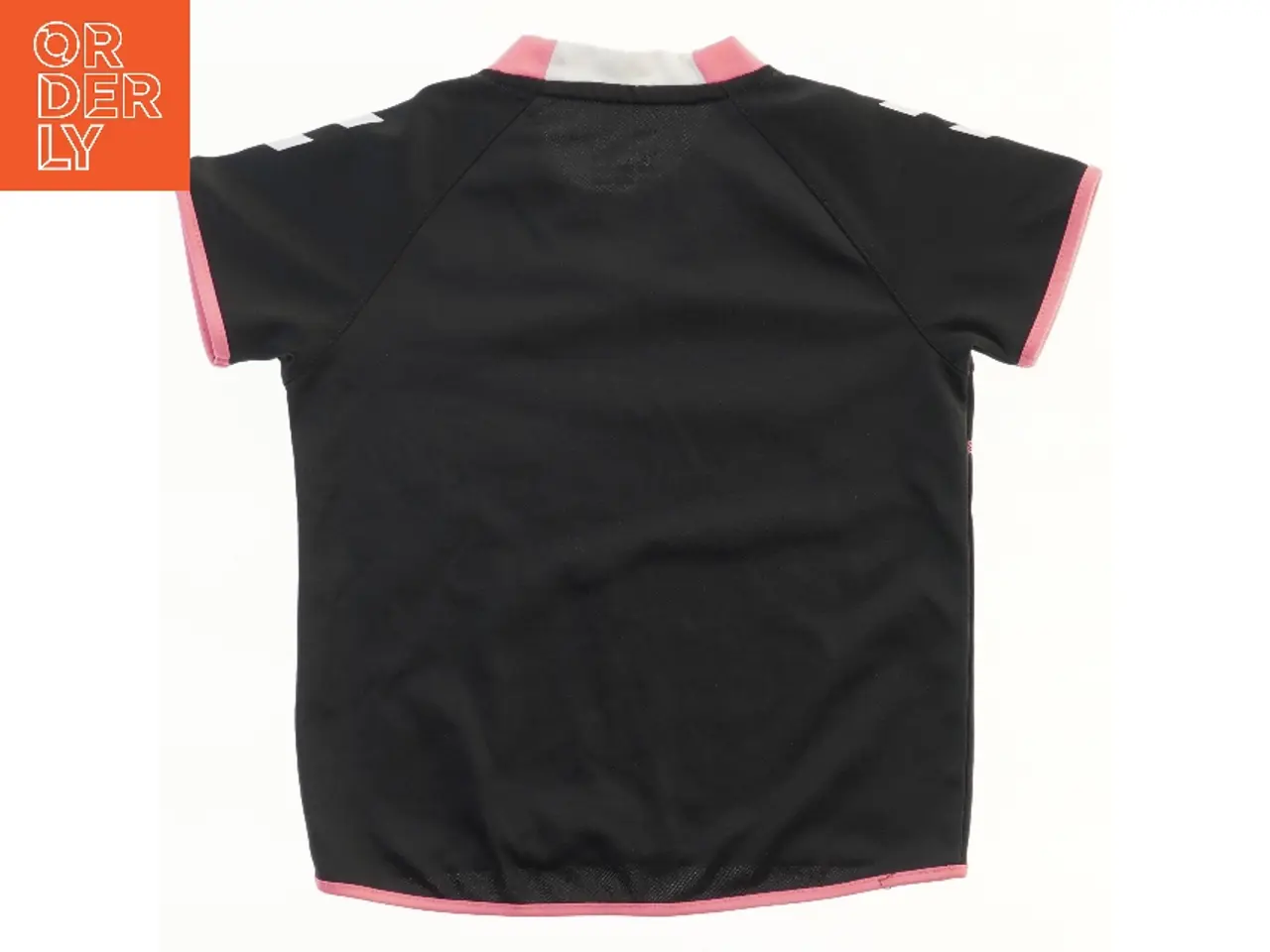 Billede 2 - Hummel sort T-shirt med rosa detaljer fra Hummel (str. 110)