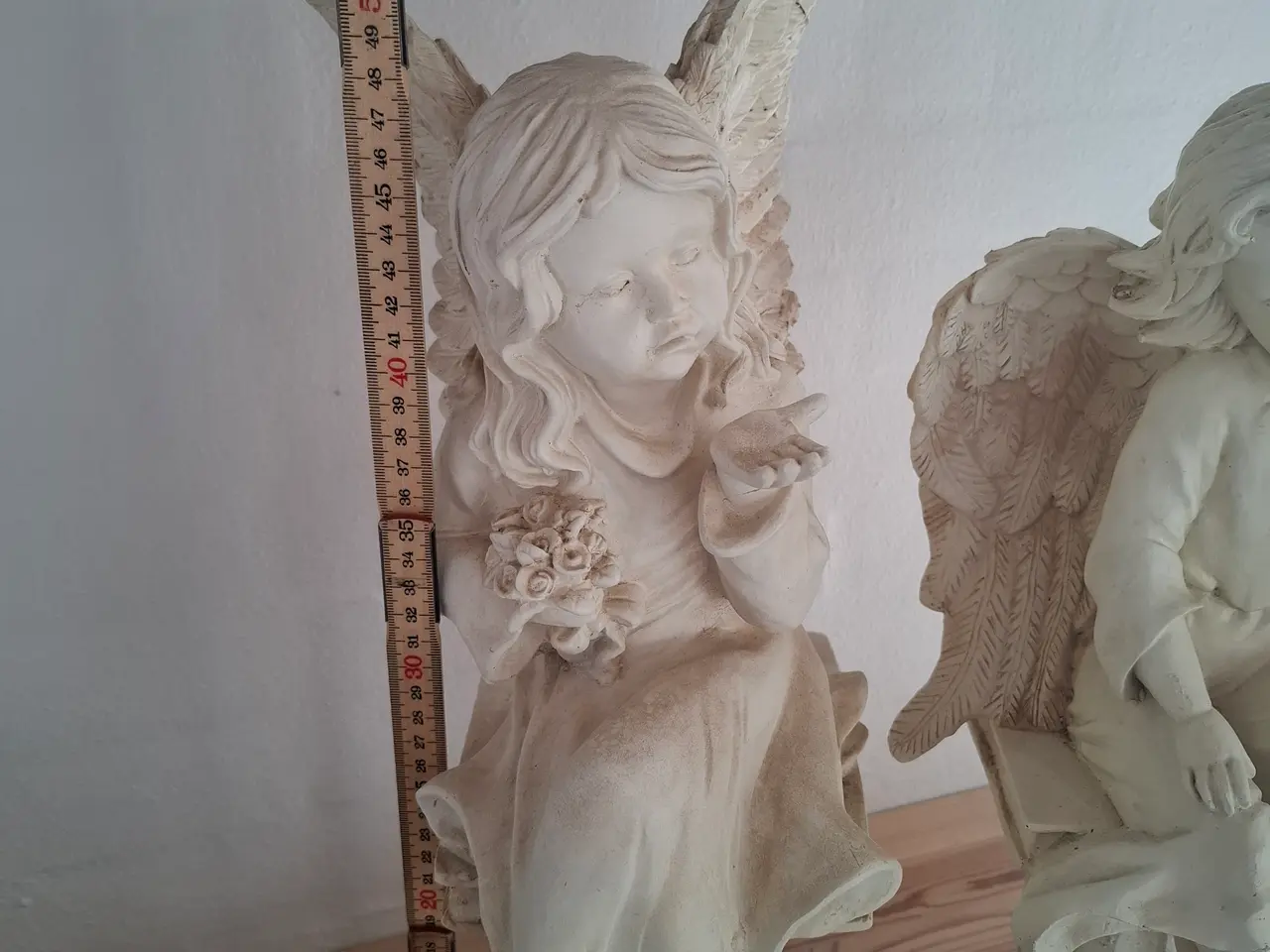 Billede 2 - Englefigurer på sokkel dekoration cremefarvet