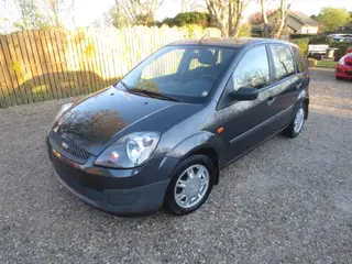 Meget fin Ford Fiesta 1.4 i Nysynet. 