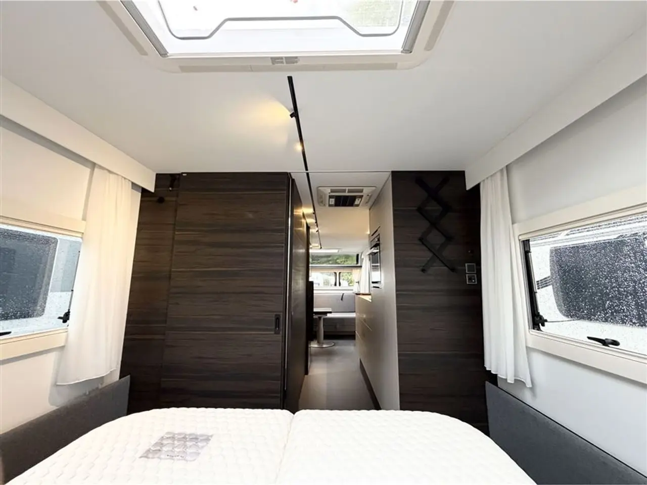 Billede 24 - 2022 - Adria Astella 754 DP Queensbed-Alde-Gulvvarme-El Thule markise