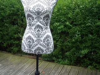 Mannequin stof på træfod