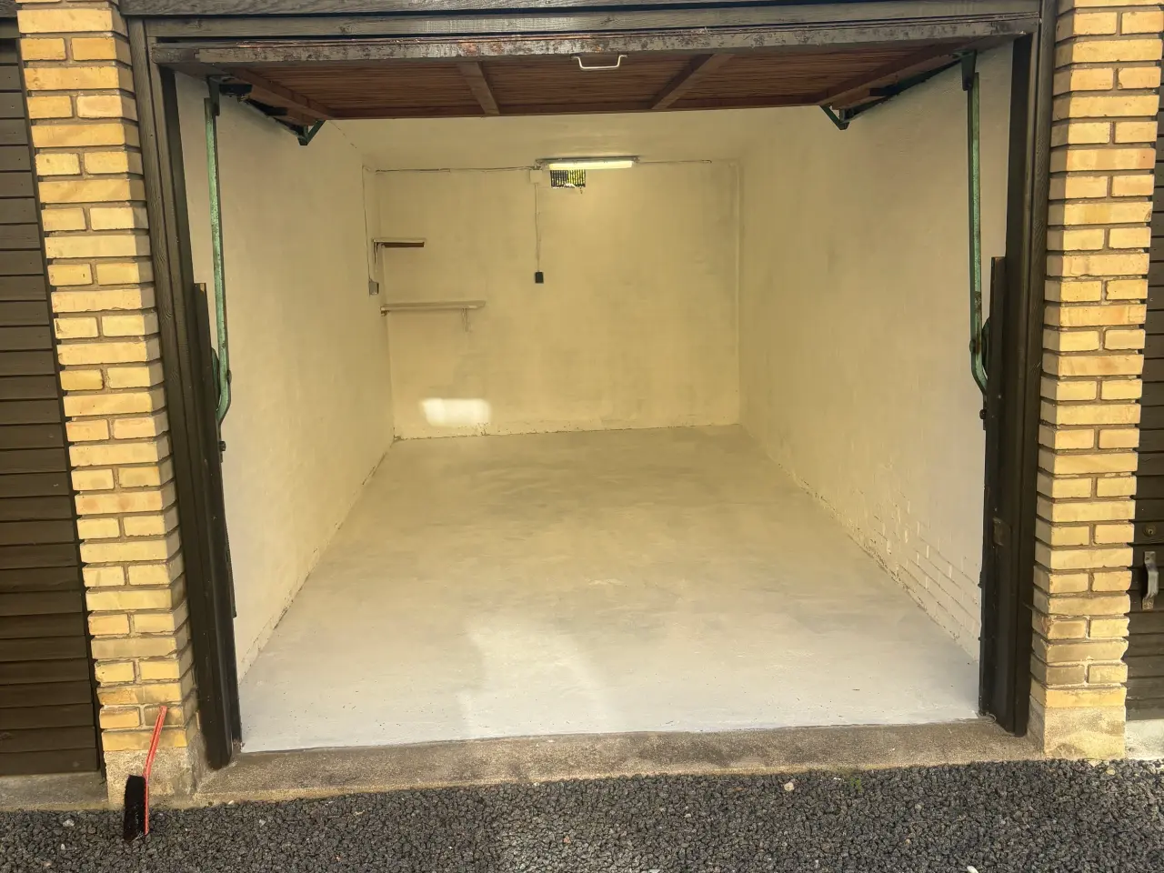 Billede 2 - Garage 15m2 med el udlejes