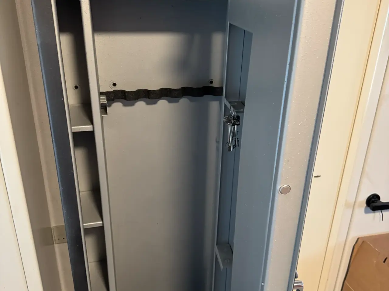 Billede 1 - SKAFOR-godkendt våbenskab – 150 cm højt