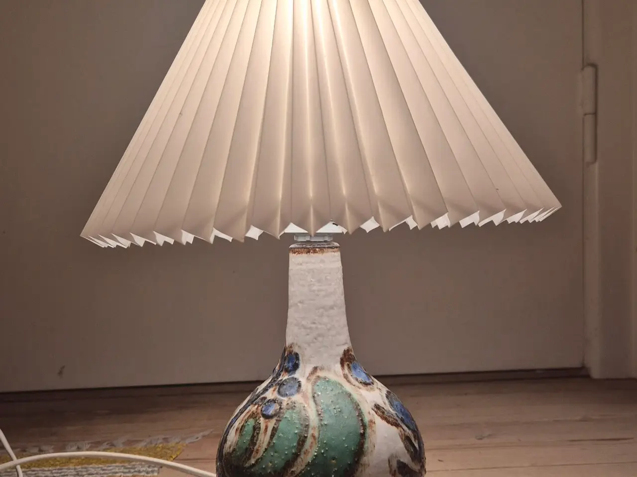 Billede 8 - Bordlampe i smukke, stærke farver