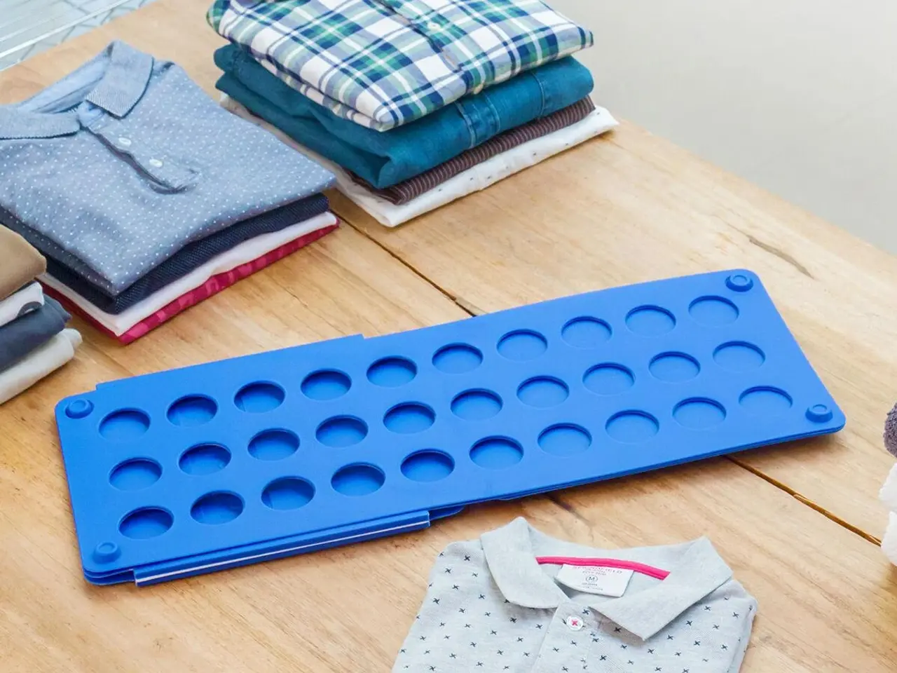 Billede 2 - Tøjfolder - blå, foldbar tøjorganisator