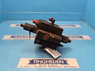 Case 8010 Hydraulikventil 87313989