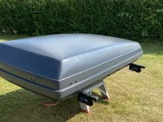 Stor tagboks med tagbøjler