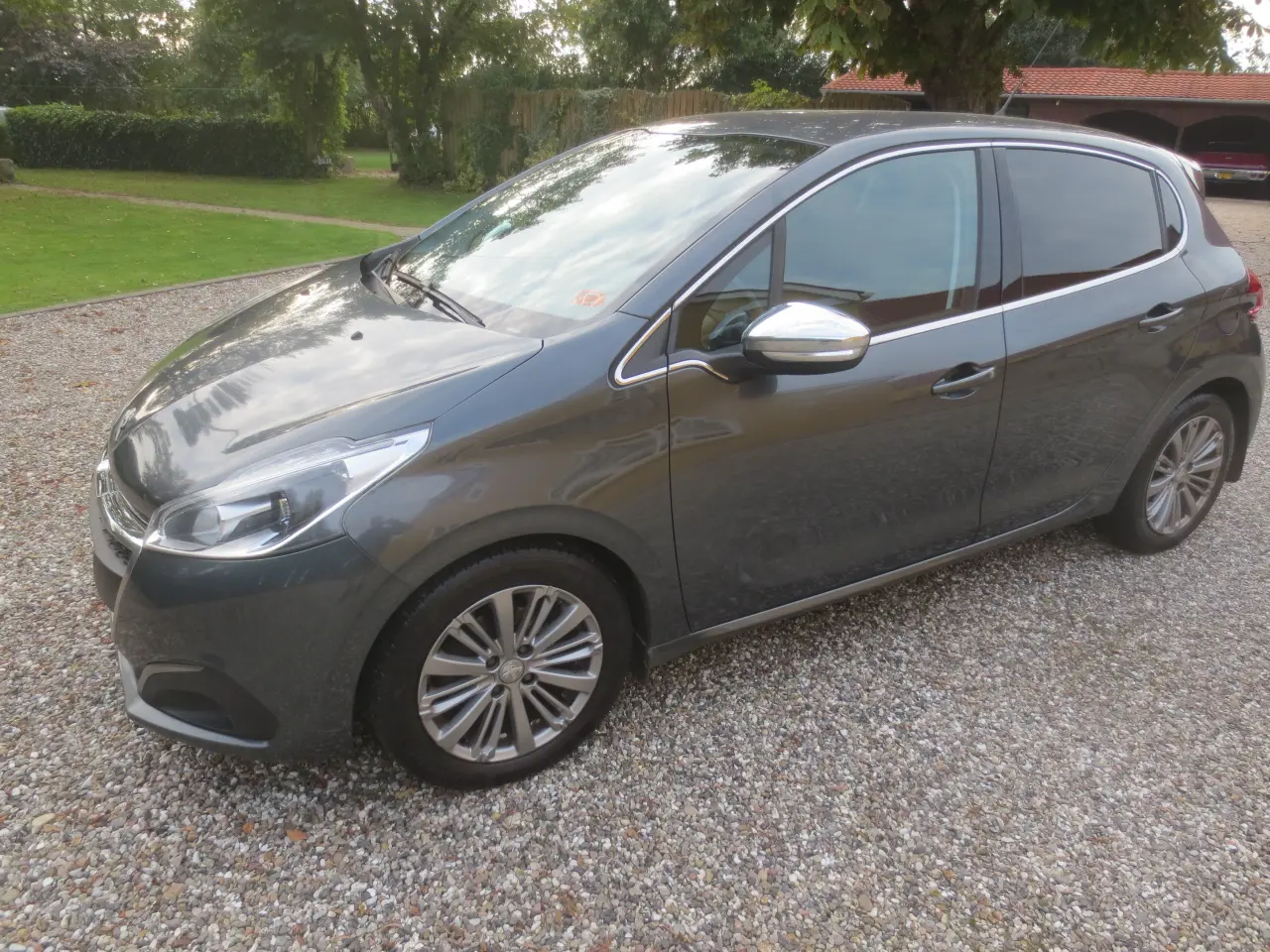 Billede 1 - Peugeot 208 1.6 BLUE HDi År 17. Synet 12/25.