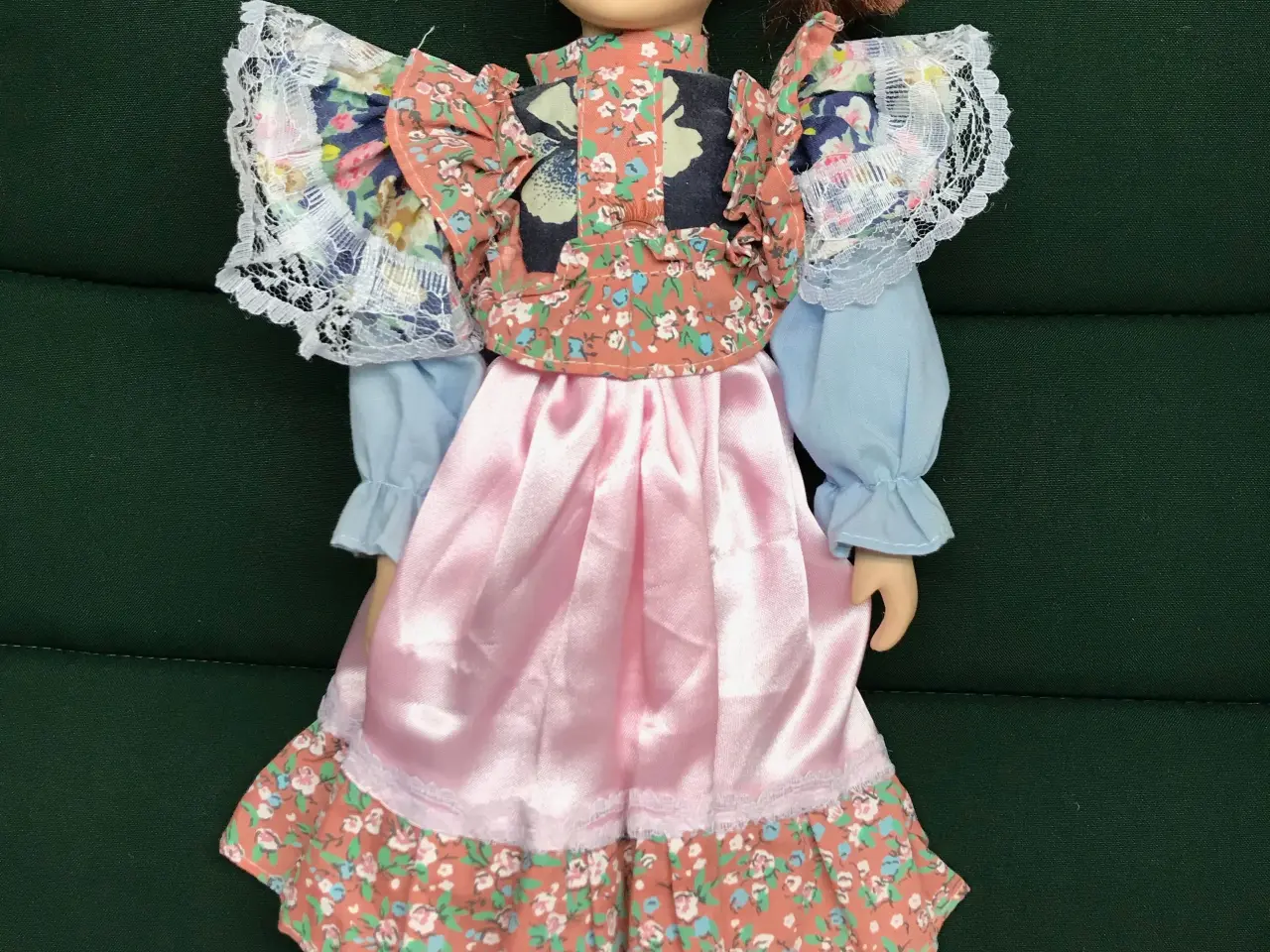 Billede 4 - PORCELÆNSDUKKER: 3 flotte dukker