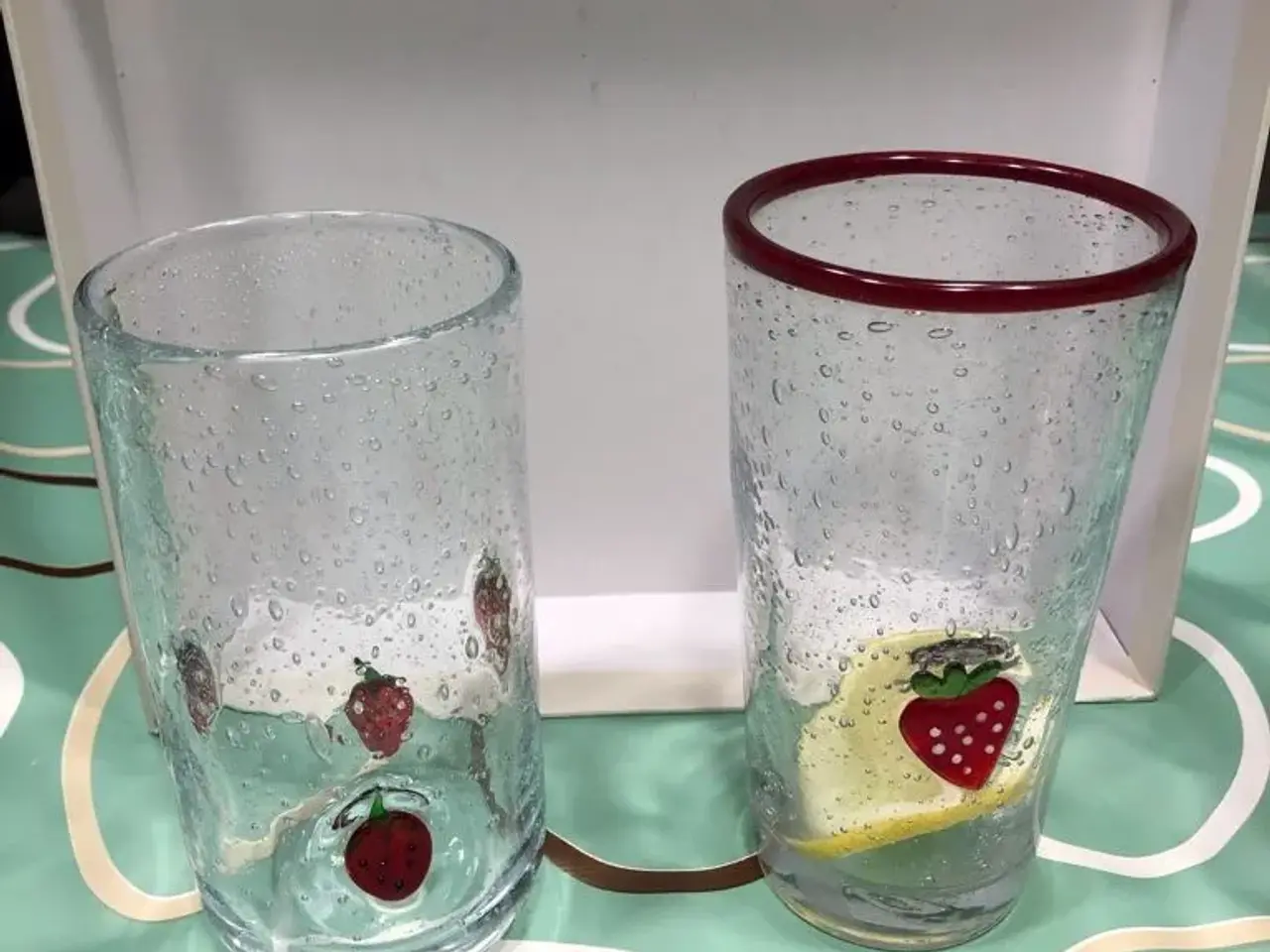 Billede 2 - Mundblæste glas med jordbærmotiv