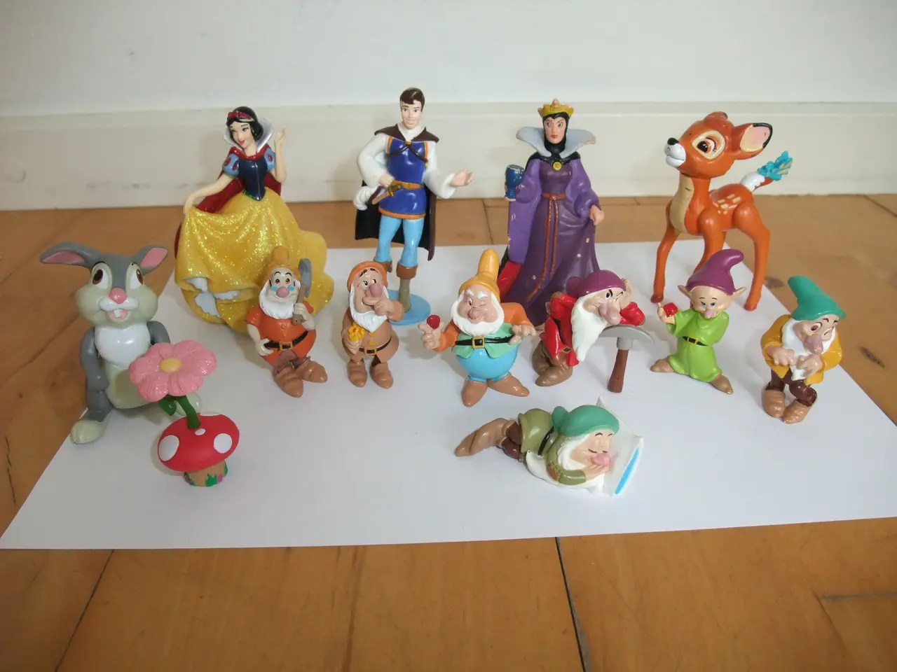 Billede 1 - Snehvide og de 7 Dværge Figurer