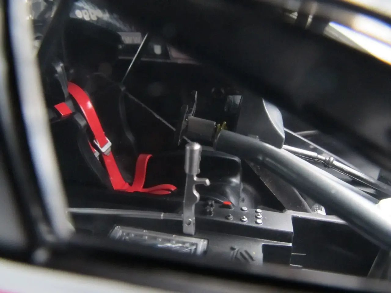 Billede 8 - 2010 Audi A4 DTM #15 1:18  Driver: Katherine Legge