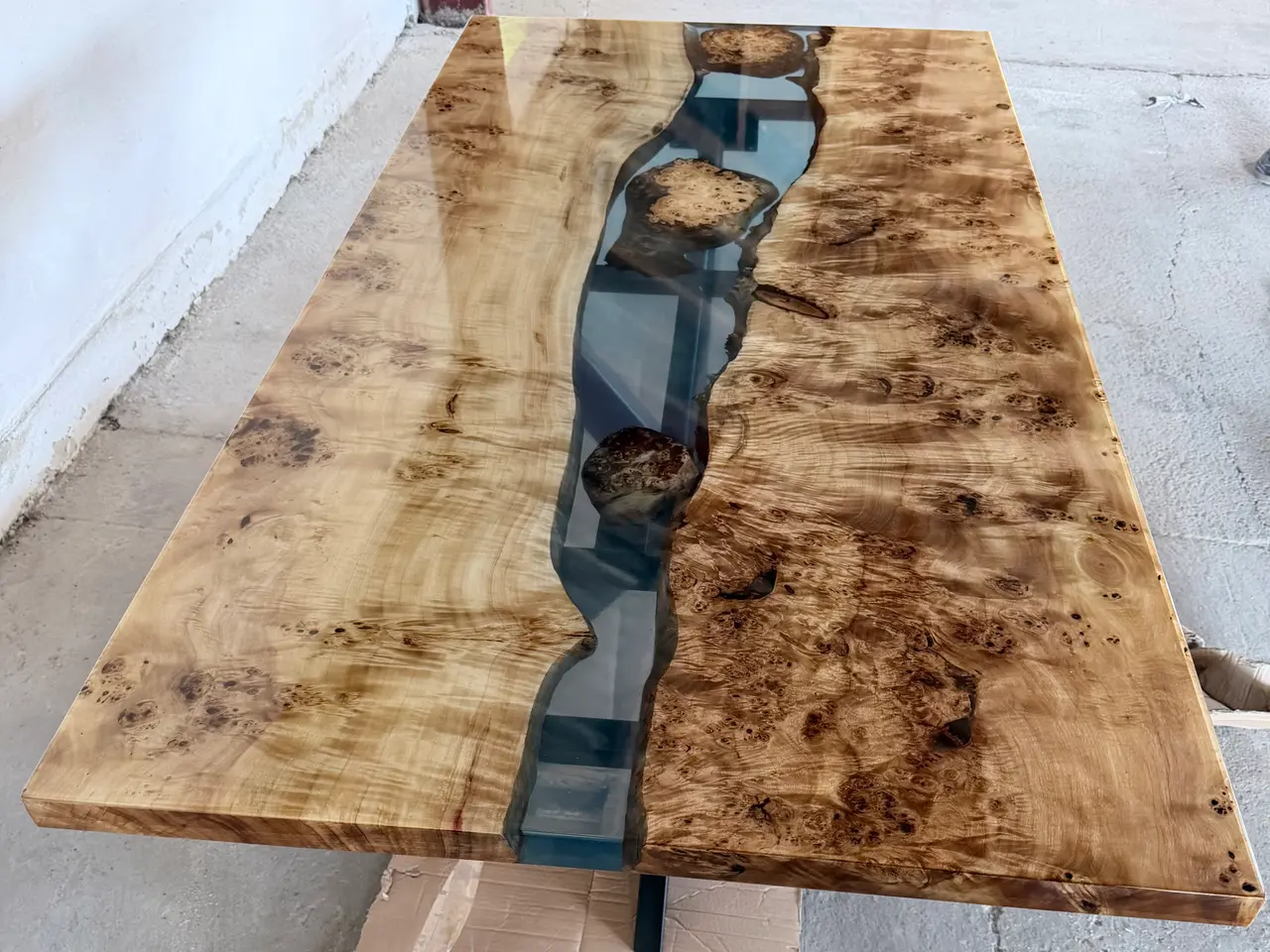 Billede 5 - Epoxy spisebord i poppeltræ med river