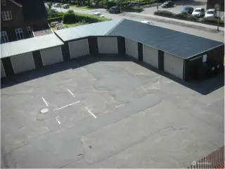 P-pladser med eget p-kort udlejes fra adressen Kirke Allé 8-10