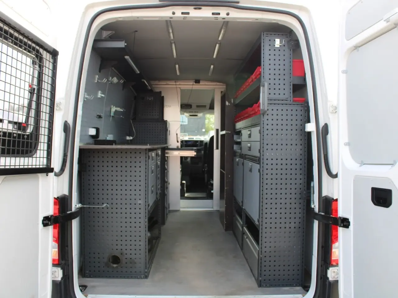 Billede 1 - VW Crafter 35 2,0 TDi 140 Kassevogn L3H2 aut.