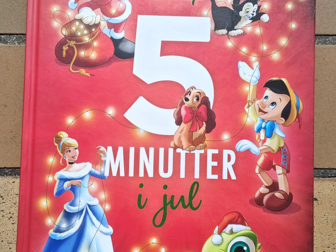 Billede 1 - Walt Disneys 5 minutter i Jul BOG
