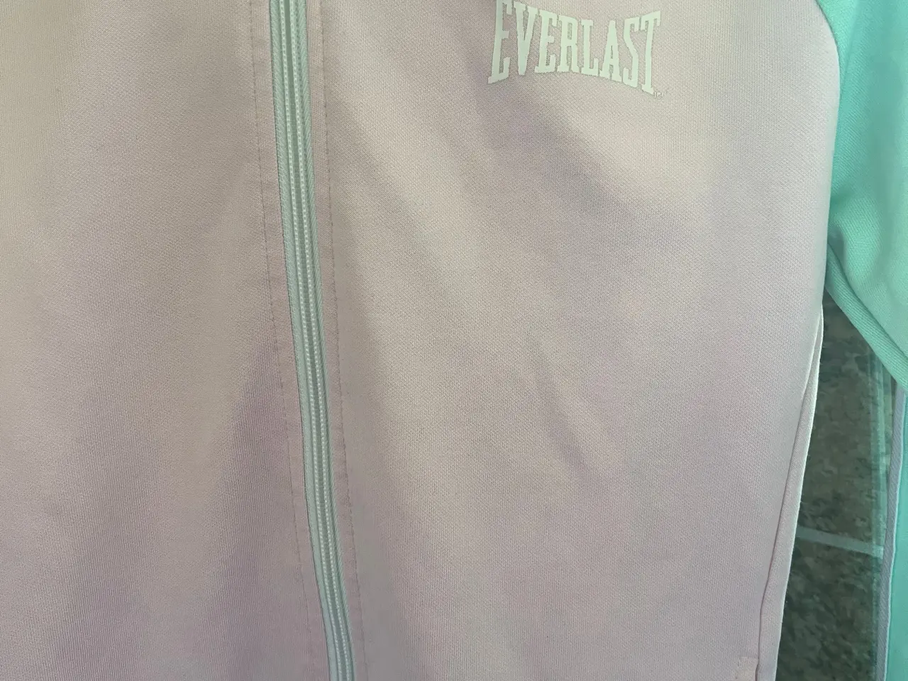 Billede 2 - Lækker everlast hættetrøje str small