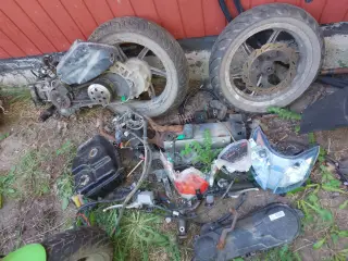 Dele til Kymco Super 8 sælges