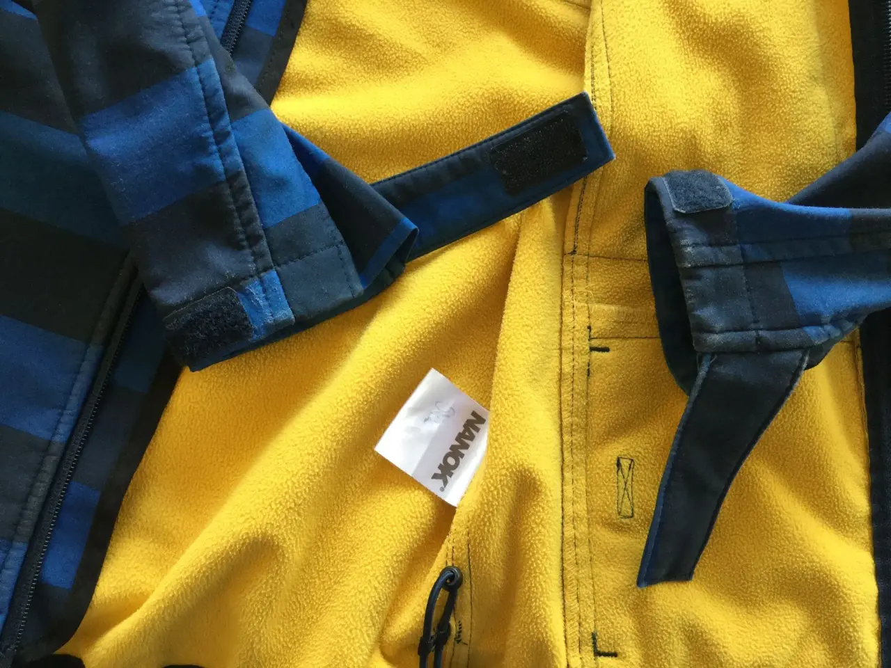Billede 4 - Soft Shell NANOK jakke str. 4 år og 6 år.