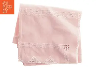Håndbroderet dug.Rosa tekstil med dekorative kanter (str. 104x112 cm)