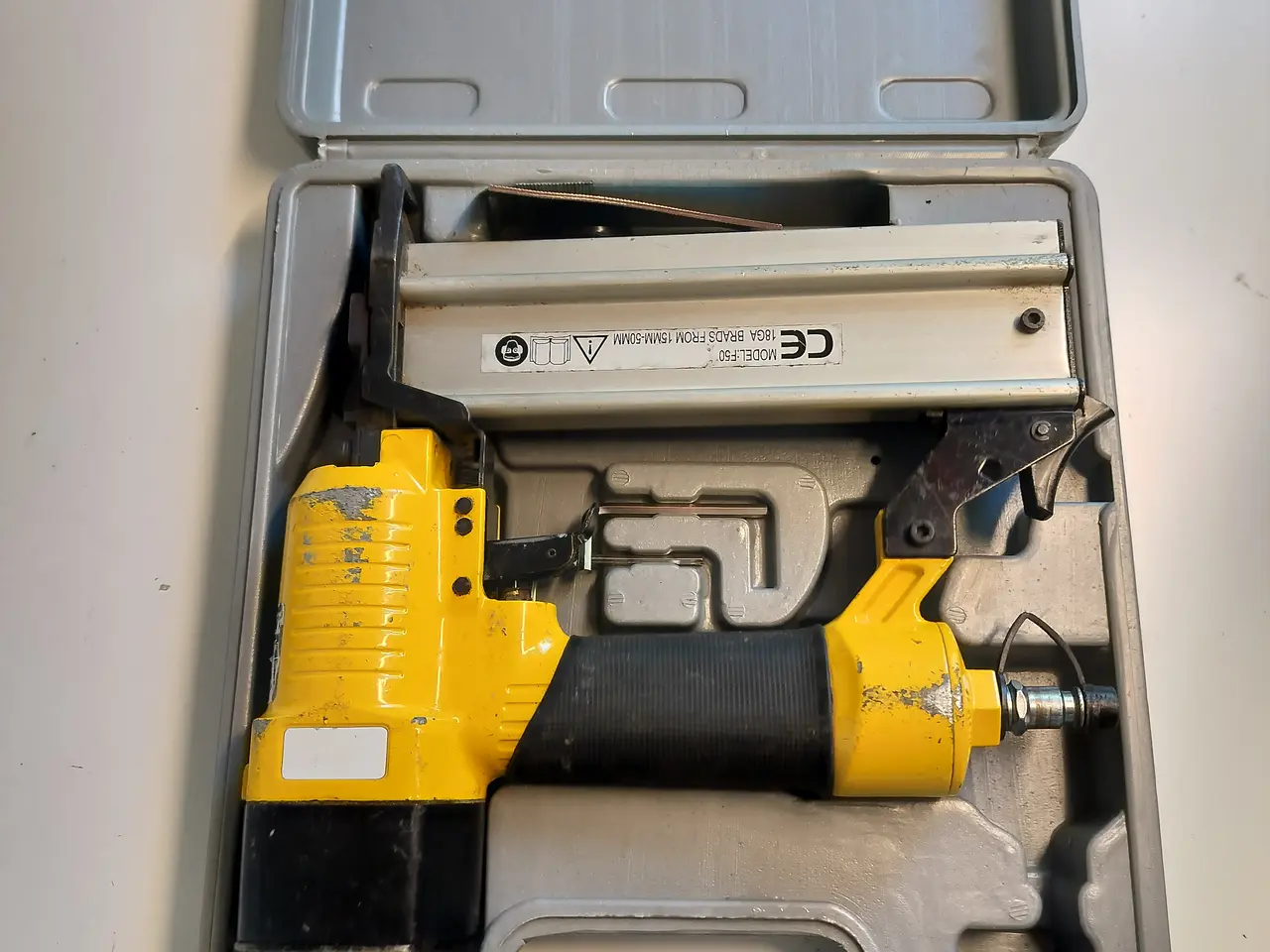 Billede 1 - Sømpistol i kuffert