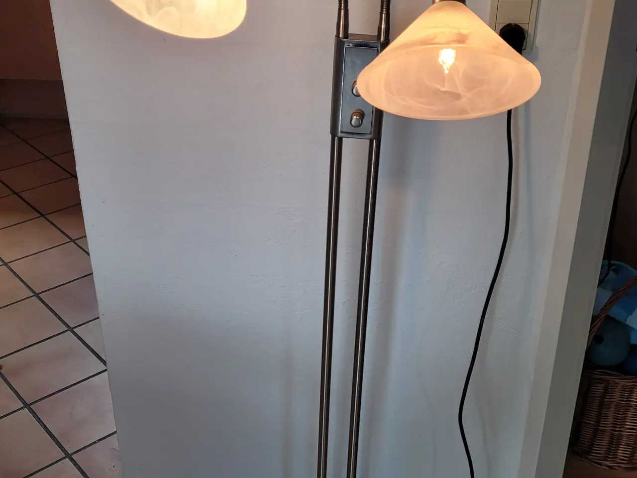 Billede 7 - Tidløs gulvlampe fra Nordlux