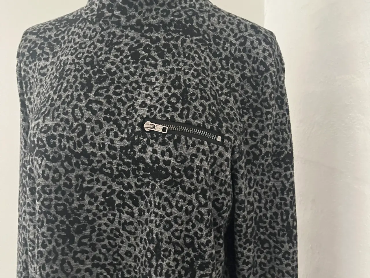 Billede 2 - Bluse str.40