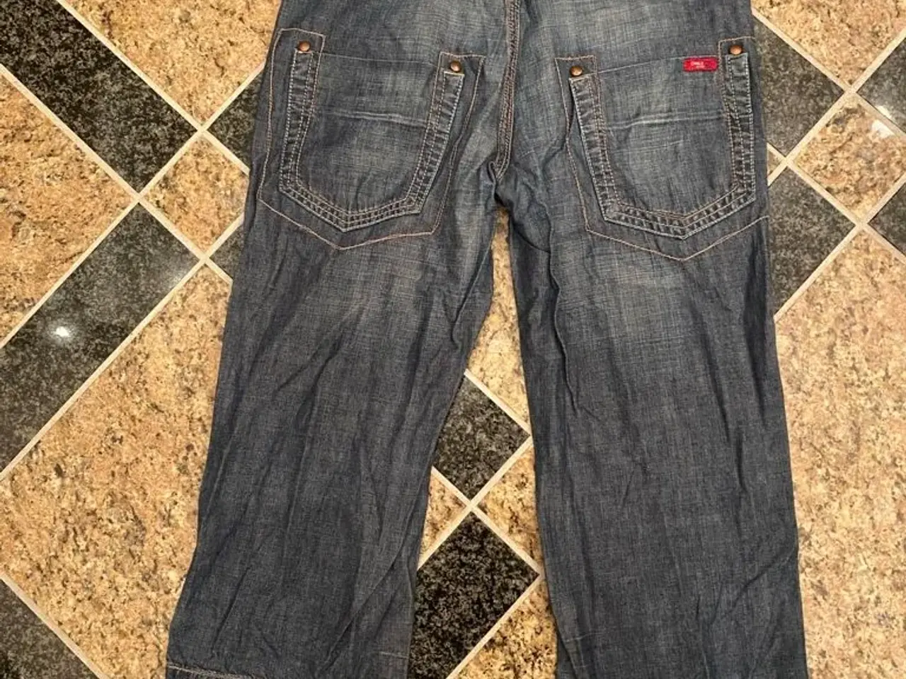 Billede 4 - Only jeans knæbukser str 26