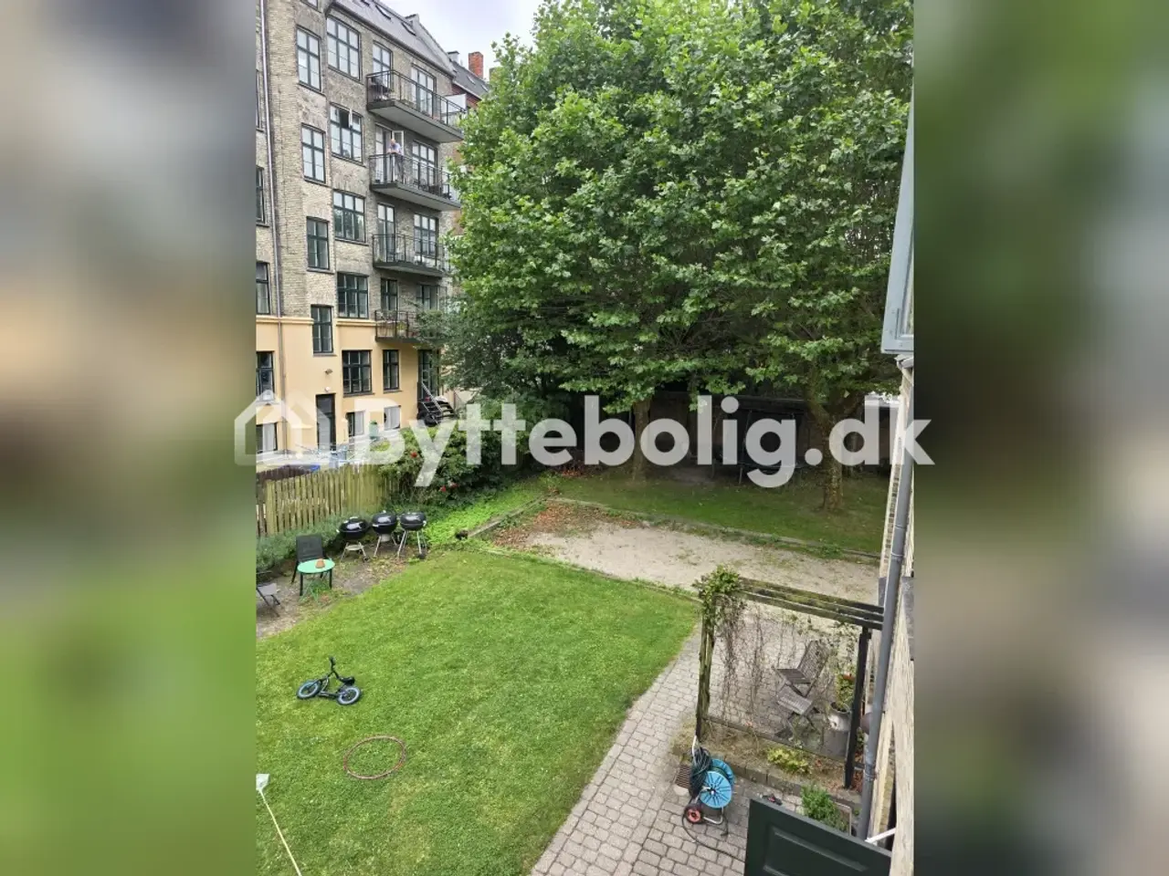 Billede 3 - Solnedgange, æbletræer og ro midt på Nørrebro til 3.535/m.
