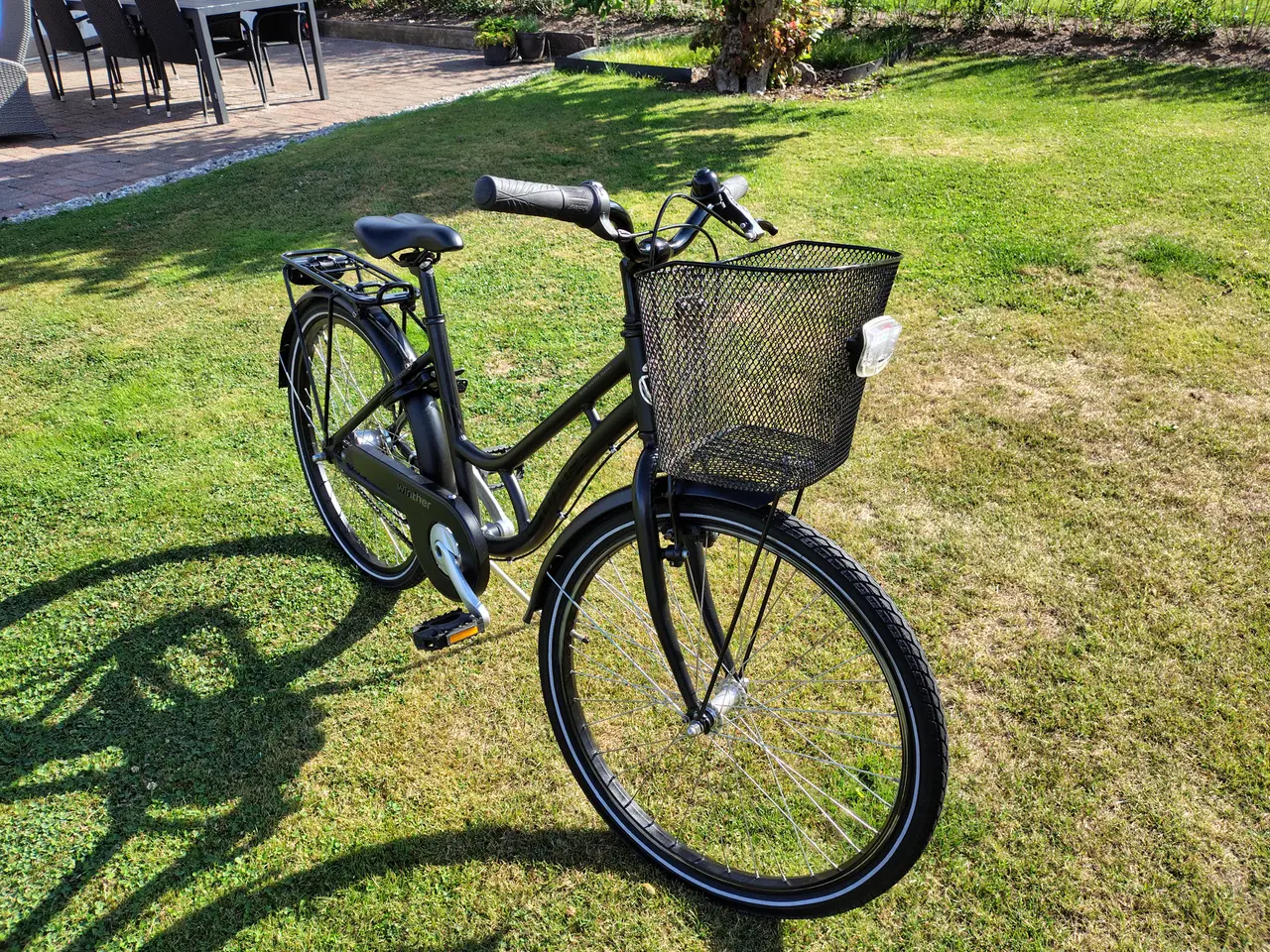 Billede 2 - 24 tommer pigecykel med kurv foran