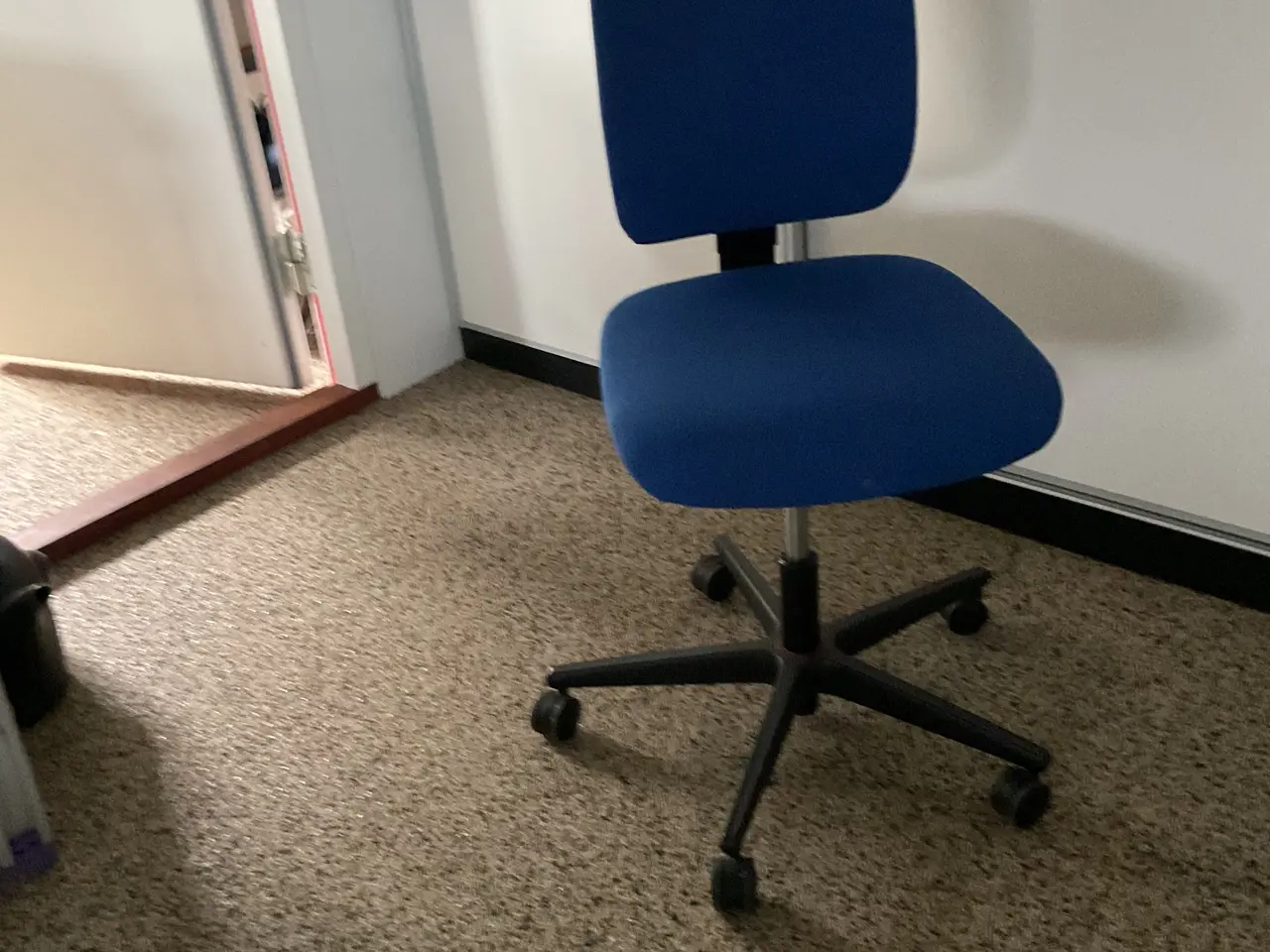 Billede 2 - Kontorstol Mrk Savo og 5 ben.