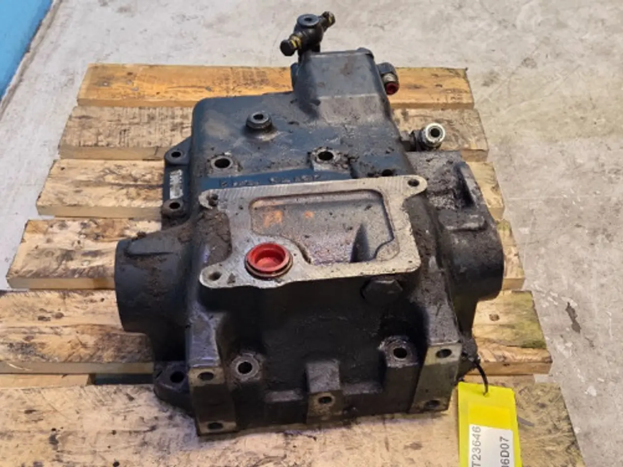 Billede 5 - New Holland T6030 Dæksel 47126510