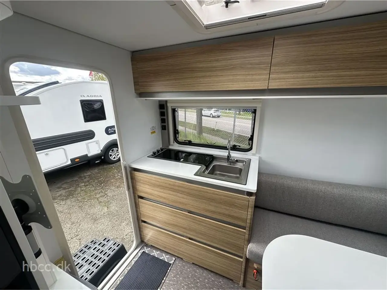 Billede 2 - 2018 - Adria Altea 402 PH Adria Altea 402 PH (2018) – Let og kompakt vogn med mover & fortelt