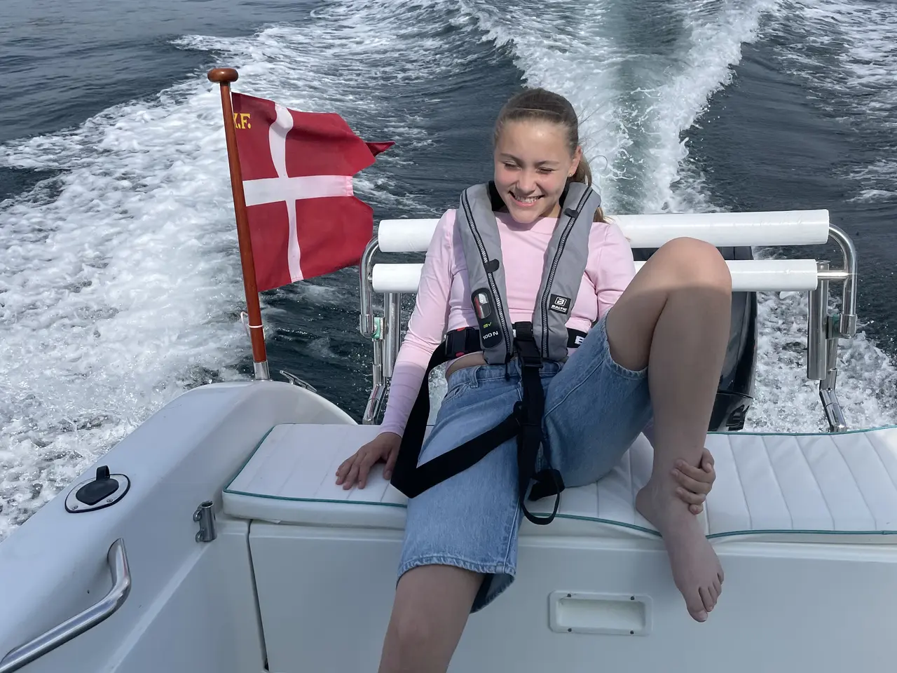 Billede 2 - Velholdt motorbåd med meget udstyr.