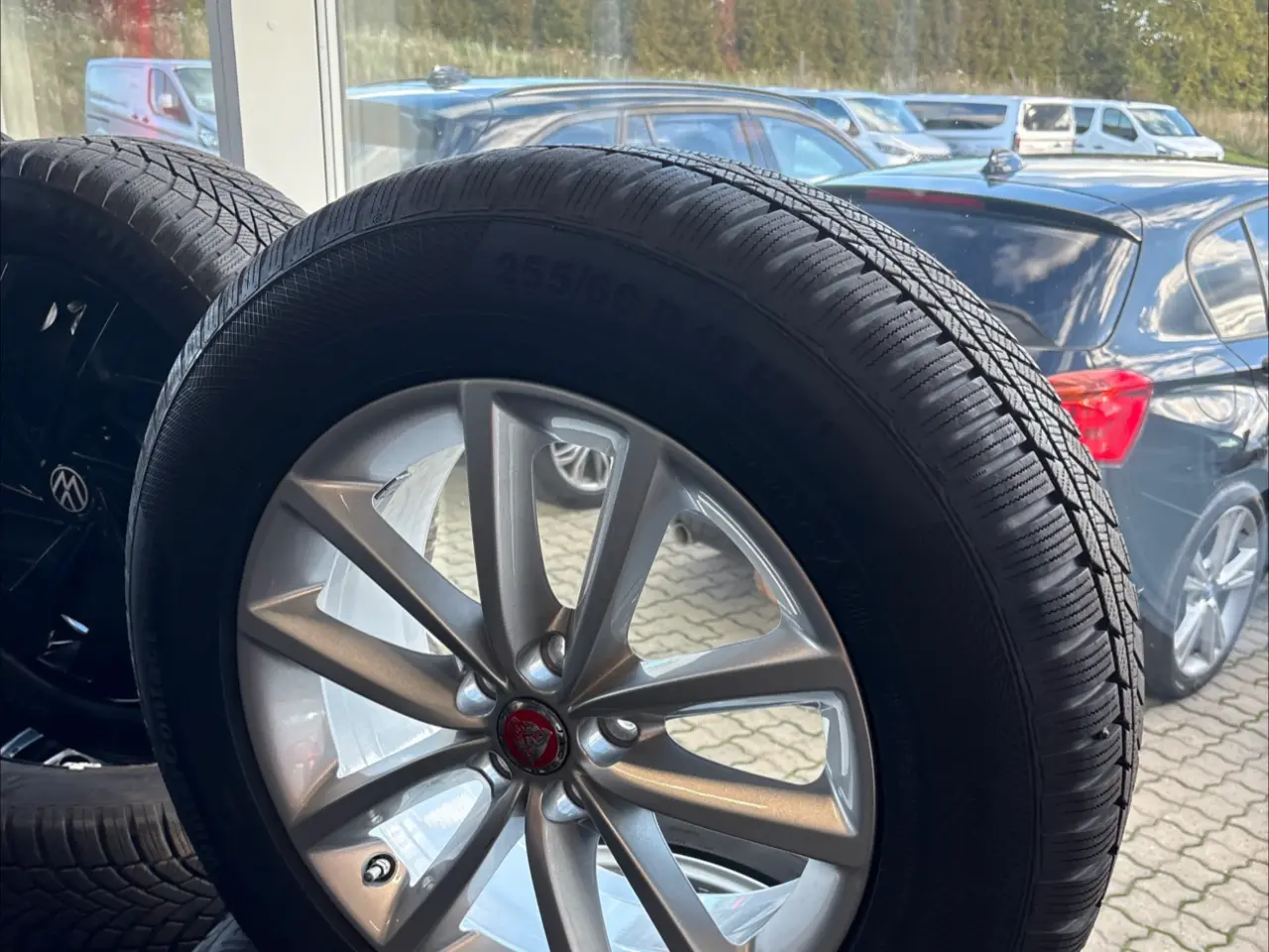 Billede 1 - Vinterdæk på Jaguar F-Pace Alufælge