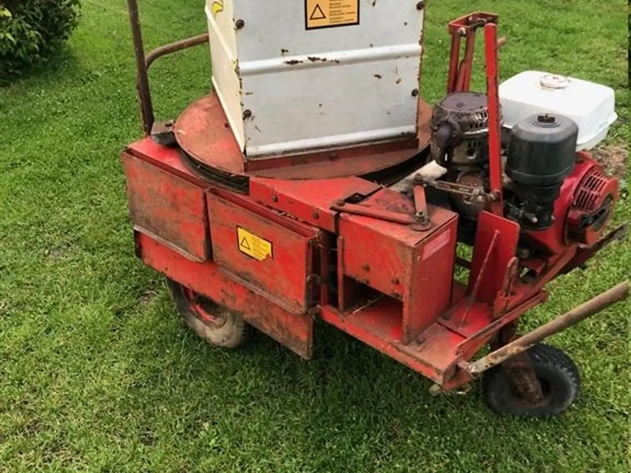 Billede 2 - Duks Halmsnitter Strø-/halmsnitter med 11 hp Honda motor