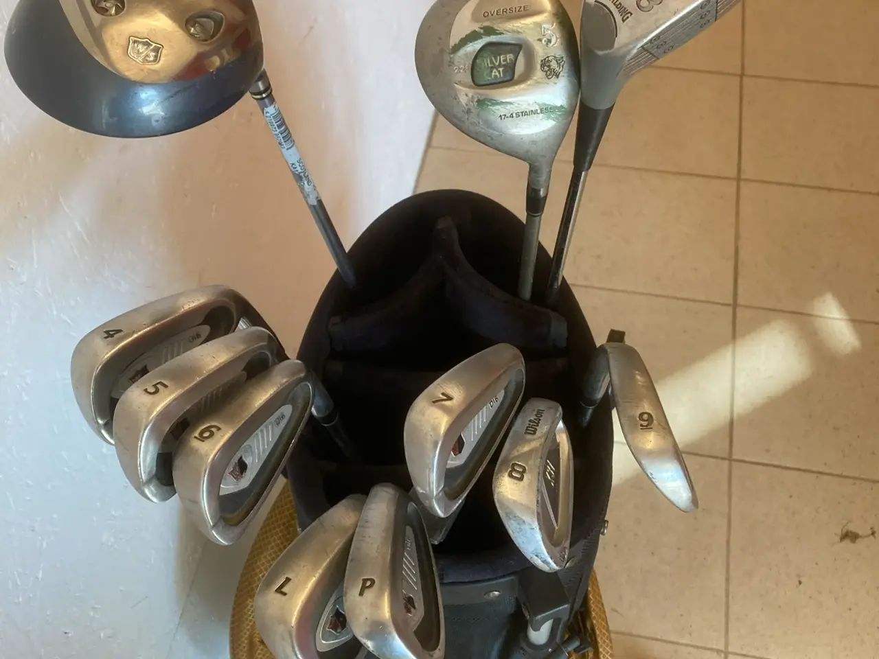 Billede 3 - Golfsæt i rummelig Bærebag