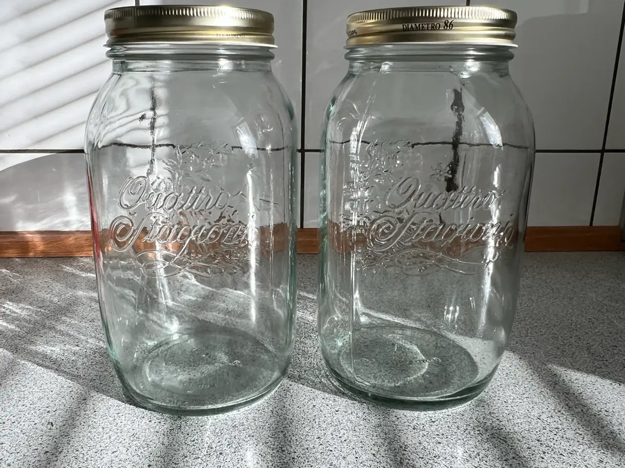 Billede 2 - 2 store opbevaringsglas